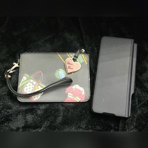 Dooney Bourke-Small wallet/change purse